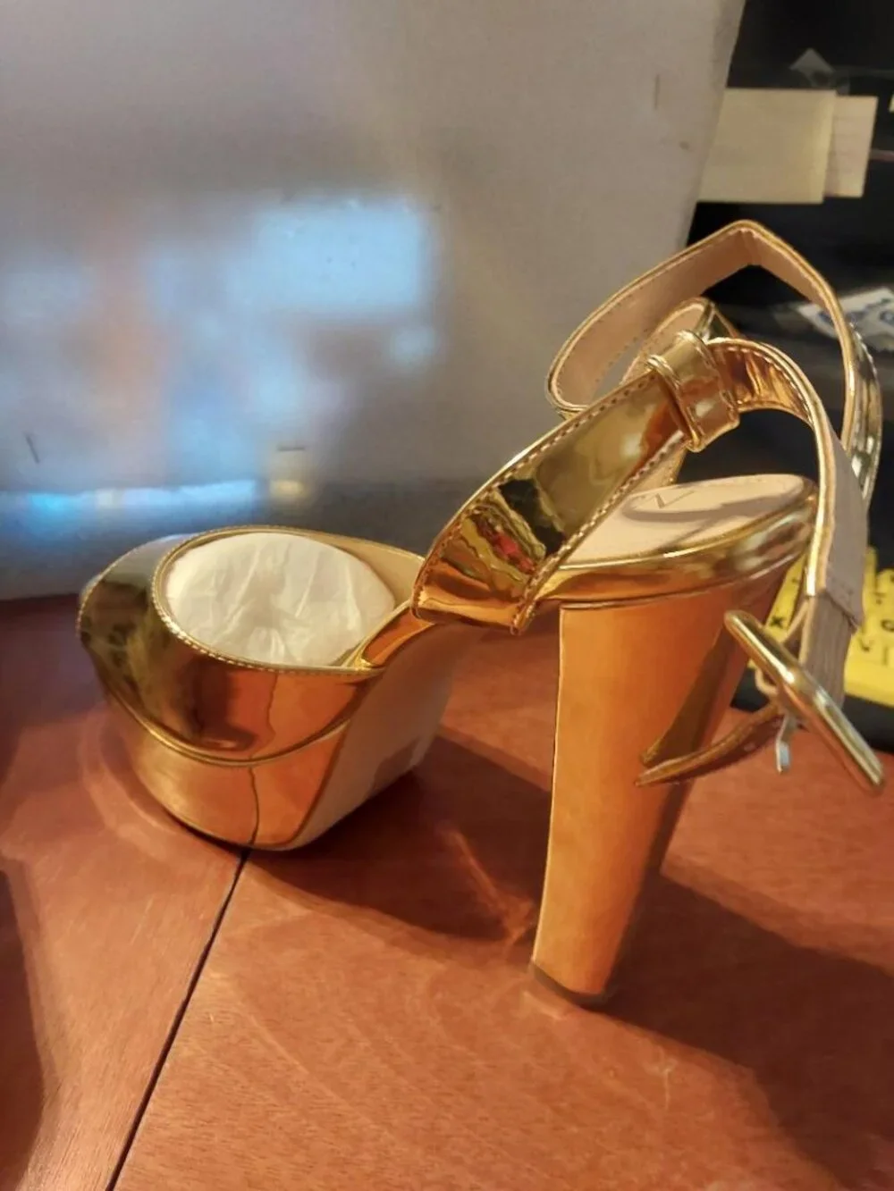 WMN NobleOnly Metallic Gold Platform HIgh Heel Sandal Open Peep Toe Sz11 PreLove